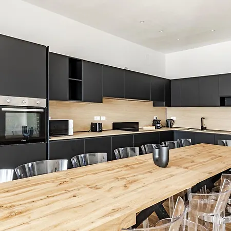 Guerrazzi - 5 Bedrooms, 5 Bathrooms, Private Parking - P R A T U R E C C I Group Riccione