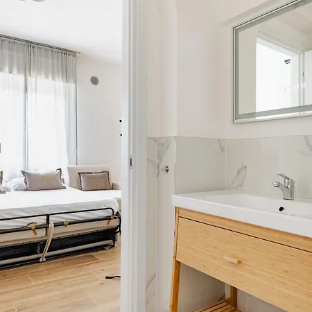 Guerrazzi - 5 Bedrooms, 5 Bathrooms, Private Parking - P R A T U R E C C I Group Villa Riccione