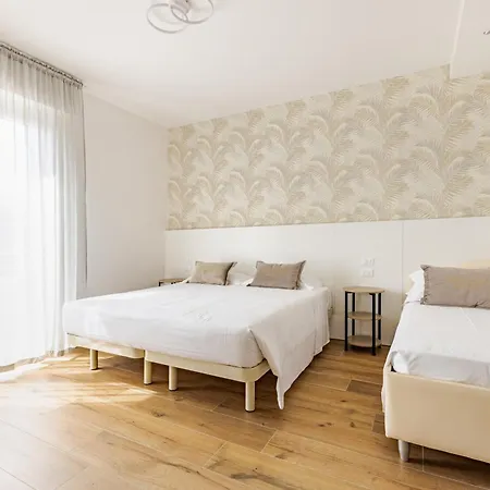 Villa Guerrazzi - 5 Bedrooms, 5 Bathrooms, Private Parking - P R A T U R E C C I Group Riccione