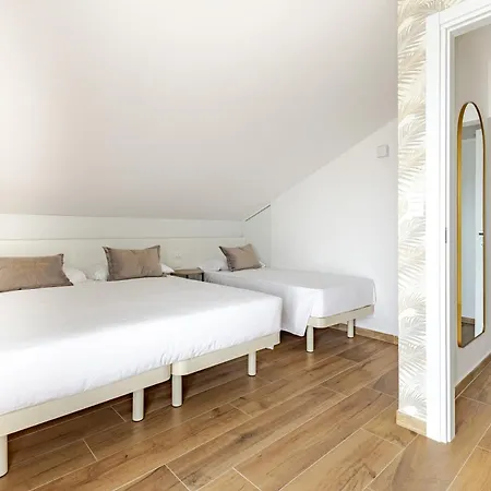 Guerrazzi - 5 Bedrooms, 5 Bathrooms, Private Parking - P R A T U R E C C I Group *