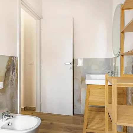 Guerrazzi - 5 Bedrooms, 5 Bathrooms, Private Parking - P R A T U R E C C I Group Villa *