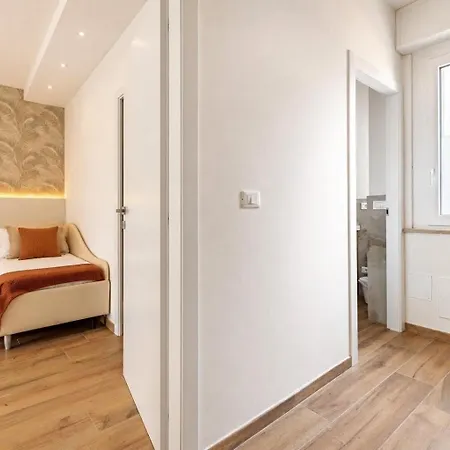 Villa Guerrazzi - 5 Bedrooms, 5 Bathrooms, Private Parking - P R A T U R E C C I Group Riccione