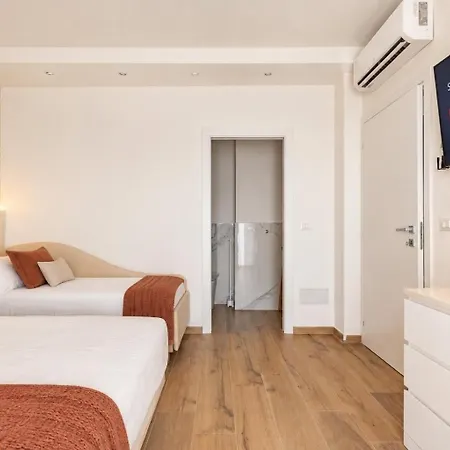 Guerrazzi - 5 Bedrooms, 5 Bathrooms, Private Parking - P R A T U R E C C I Group *