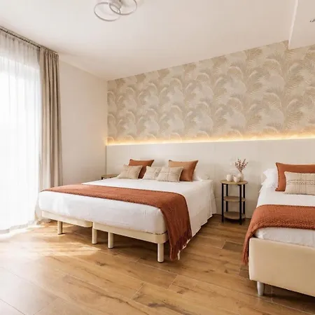 Villa Guerrazzi - 5 Bedrooms, 5 Bathrooms, Private Parking - P R A T U R E C C I Group *