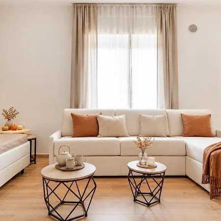 Villa Guerrazzi - 5 Bedrooms, 5 Bathrooms, Private Parking - P R A T U R E C C I Group *