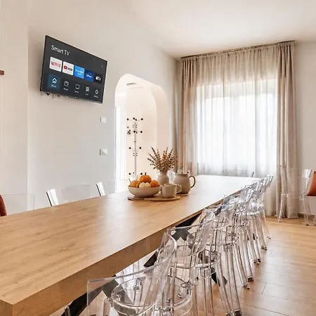 Guerrazzi - 5 Bedrooms, 5 Bathrooms, Private Parking - P R A T U R E C C I Group *