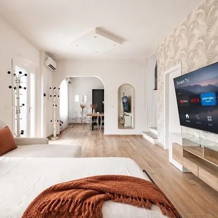 Guerrazzi - 5 Bedrooms, 5 Bathrooms, Private Parking - P R A T U R E C C I Group * Riccione